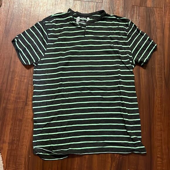 Green and Black Striped Shirt - 2 Buttons - LIKE NEW - SGR - Size Large - Picture 1 of 3